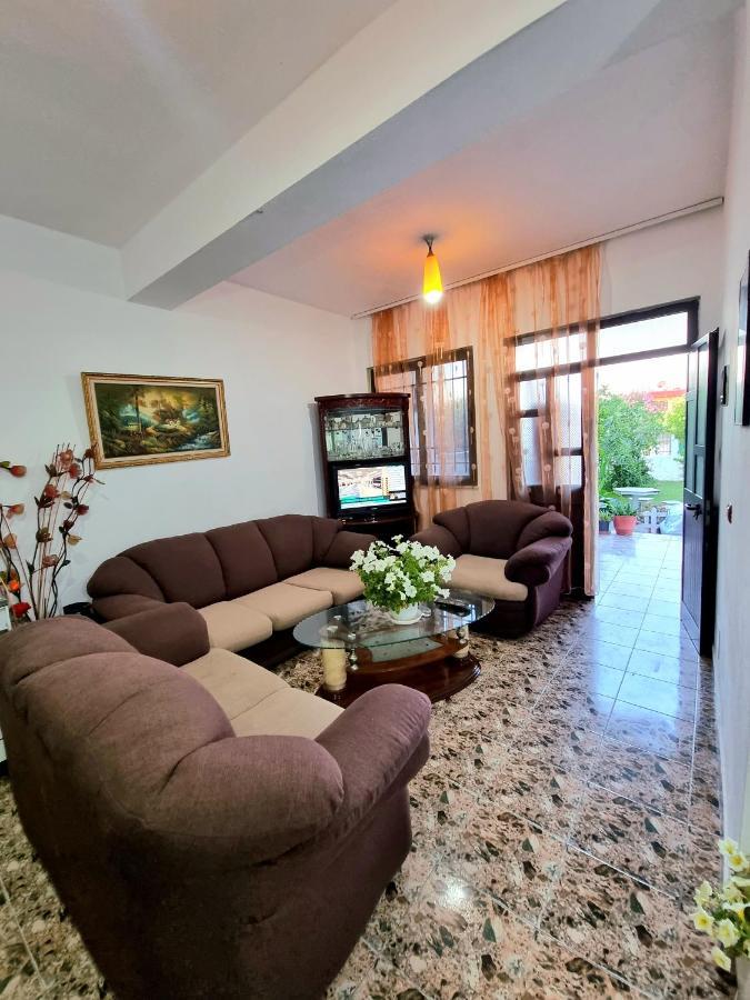 Guest House Vila Elezi Δυρράχιο Εξωτερικό φωτογραφία