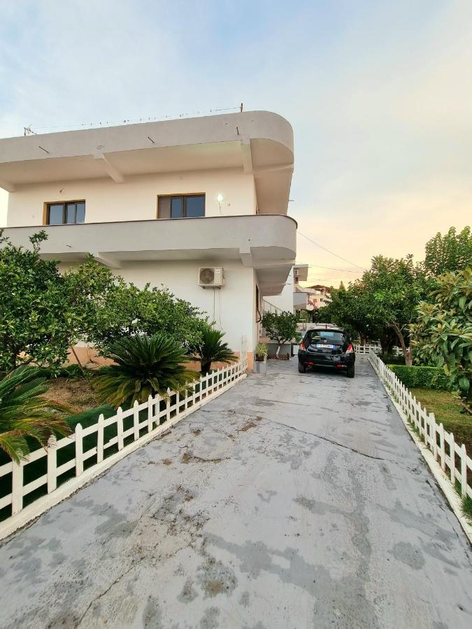 Guest House Vila Elezi Δυρράχιο Εξωτερικό φωτογραφία